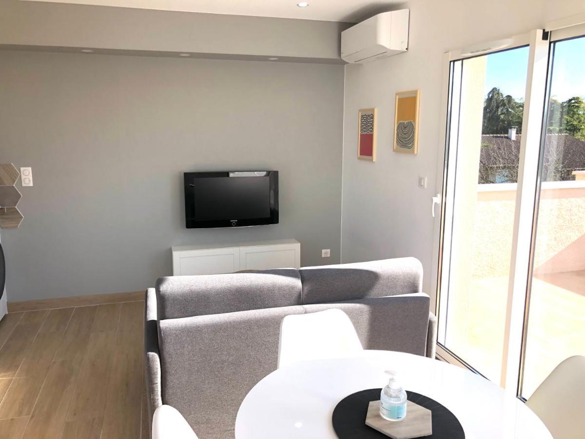 דירות Ternay  La Parenthese Balneo T2 Cosy De 40M² Avec Terrasse מראה חיצוני תמונה